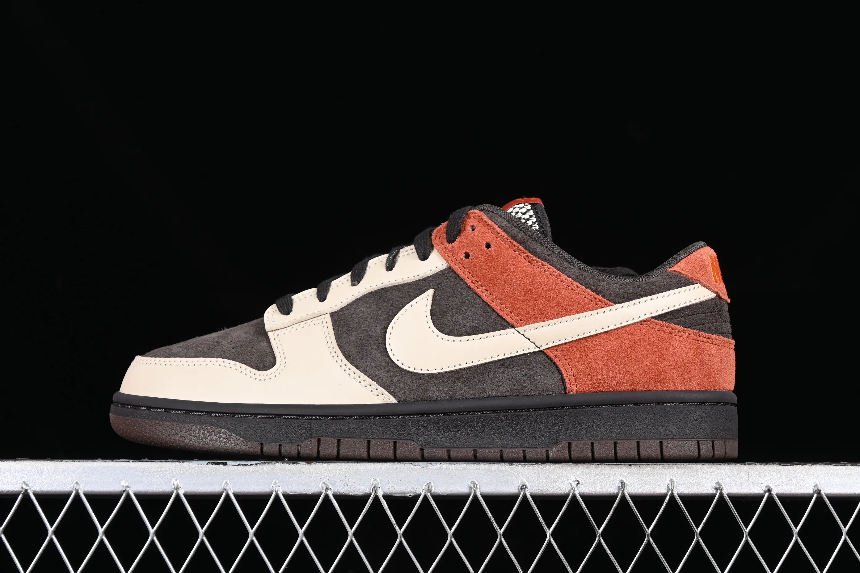 All categories Nk SB Dunk series Nk SB Dunk Low low-top sneakers M version pure original Nk Dunk Low "Red Panda" Red Panda SB low-top sports and leisure sneakers FV0395-200